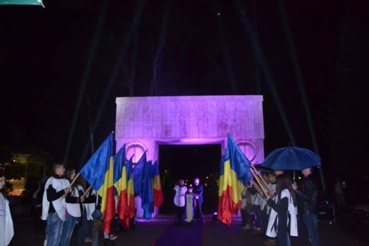 Mircea Diaconu s-a alăturat campaniei! Poarta Sărutului, iluminată în violet