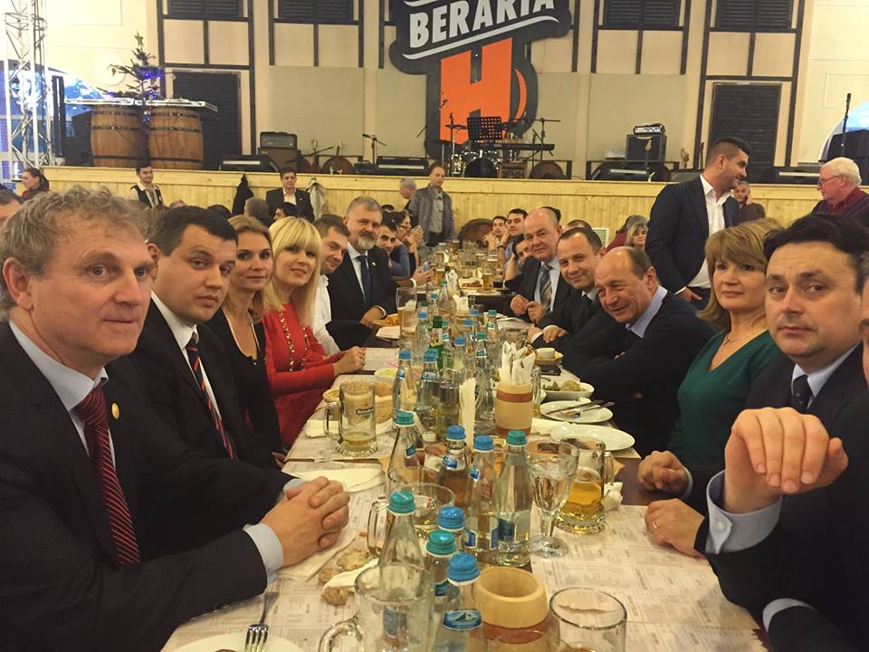 Daviţoiu şi Gorgotă, la berăria lui Băsescu