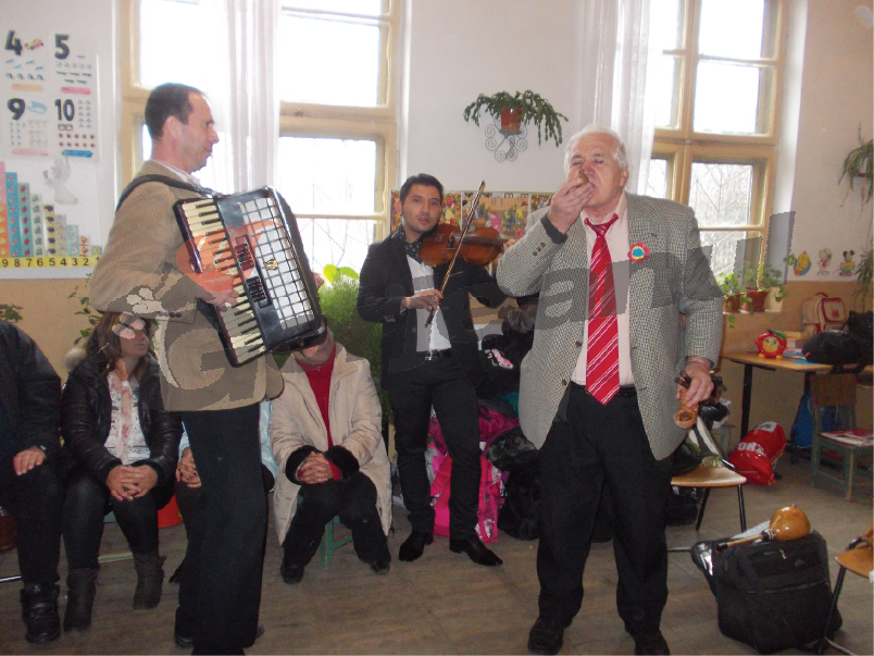 Ziua Naţională a României, sărbătorită la Şcoala Gimnazială Scoarţa