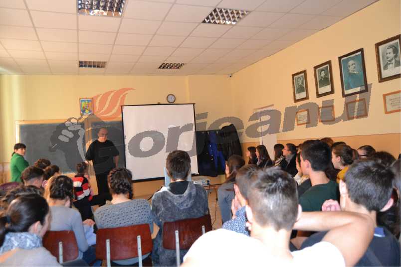 “Tineretul între alegere şi protecţie”, la Liceul Novaci