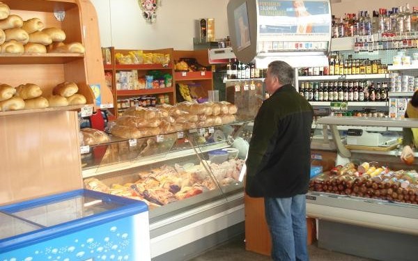 Amenzi de 4.600 de lei pentru magazine din Cărbuneşti