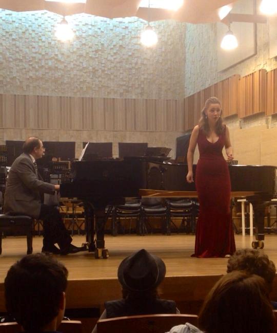 Andreea Marinescu, câștigătoarea Marelui Premiu la Concursul Național de Interpretare și Creație ”Paul Constantinescu” de la Ploiești