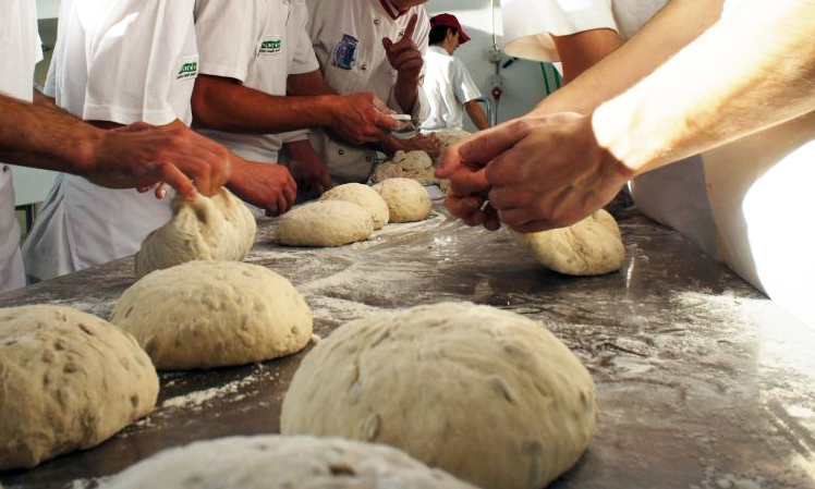 Spânzurat la locul de muncă!