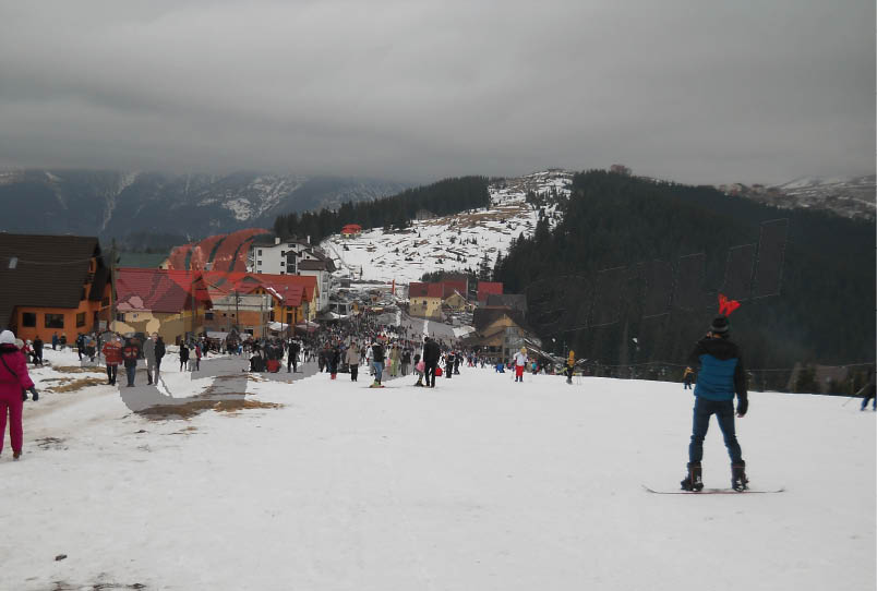 Un turist s-a ales cu fractură de membru superior, pe pârtie