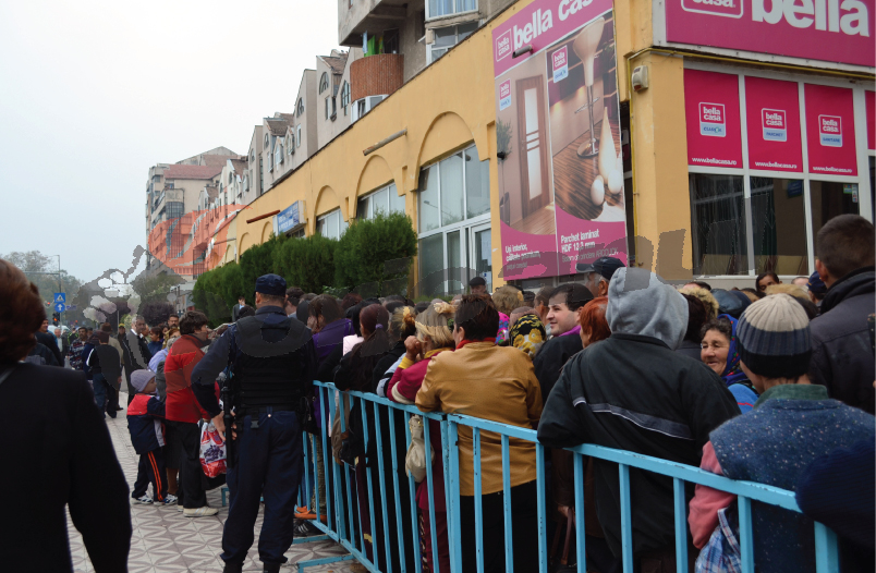 Târgujienii, aşteptaţi să-şi ridice alimentele