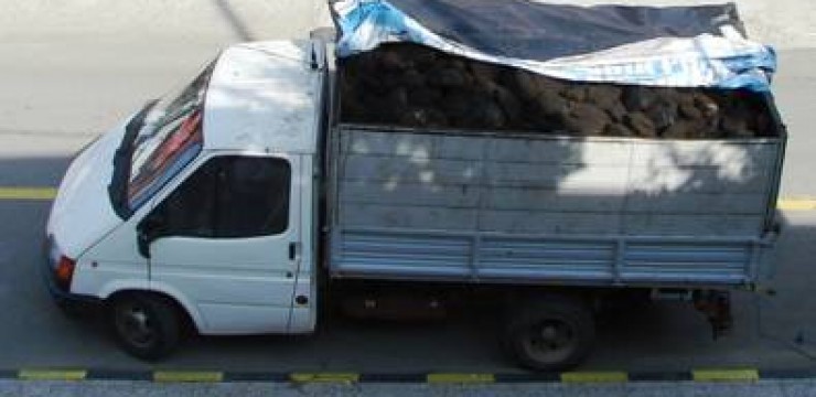 Zeci de tone de cărbune, confiscate de poliţiştii gorjeni