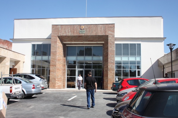 Condamnare definitivă pentru patru şantajişti