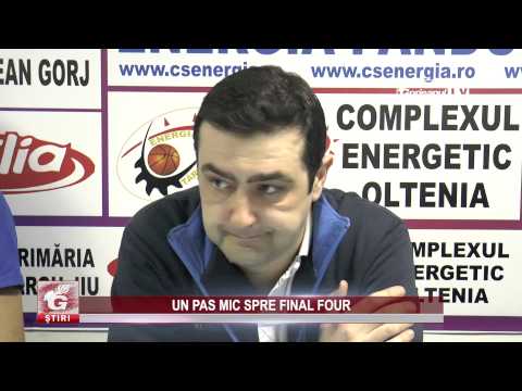 UN PAS MIC SPRE FINAL FOUR