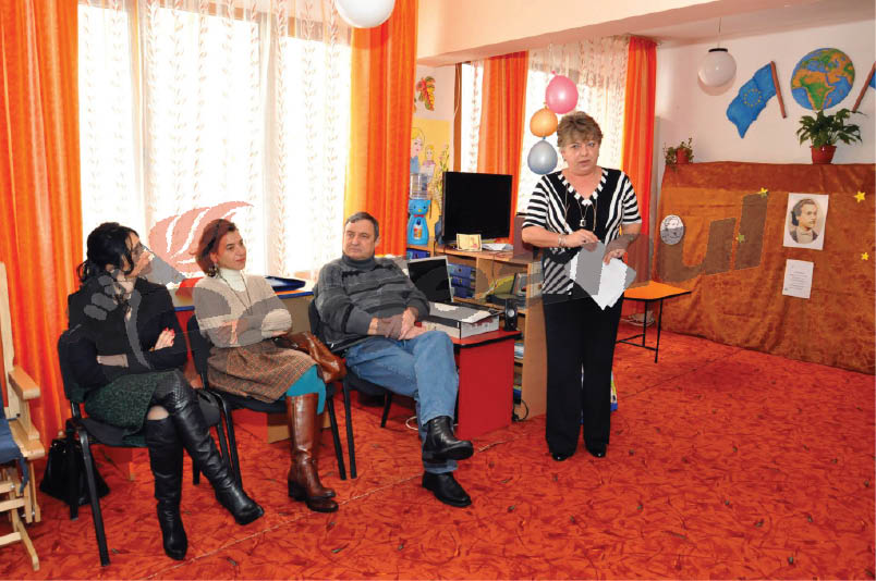 Expoziţie-concurs şi spectacol omagial la Grădiniţa „Mihai Eminescu”