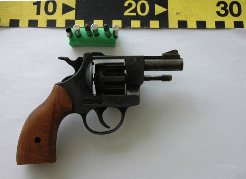 Gorjean cercetat pentru nerespectarea regimului armelor şi muniţiilor