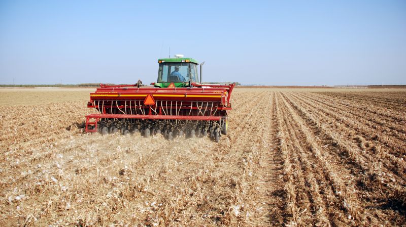 Subvenţii pe suprafaţă pentru 22.000 de fermieri