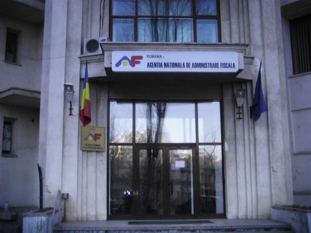 Inspectorii de la Fisc pot opri şoferii în trafic