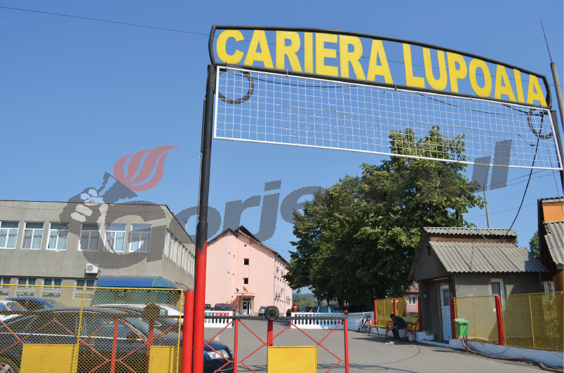 Angajaţii UMC Lupoaia merg la protestul de azi şi cer tăierea salariilor de peste 4000 de lei