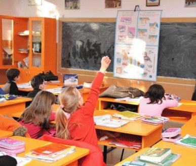 Noi programe de educaţie antreprenorială, economică şi de orientare profesională pentru elevii gorjeni