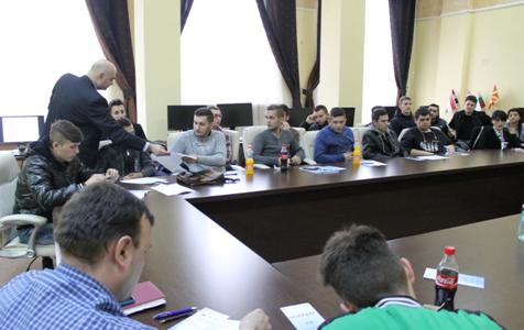 Dialog activ între studenţi, cadre didactice şi angajaţi la UCB