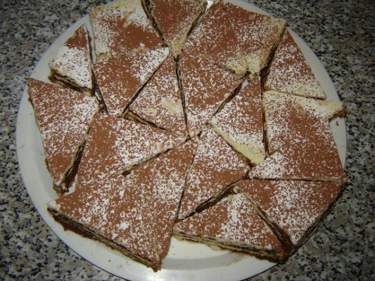 Prăjitură Albă ca Zăpada cu ciocolată