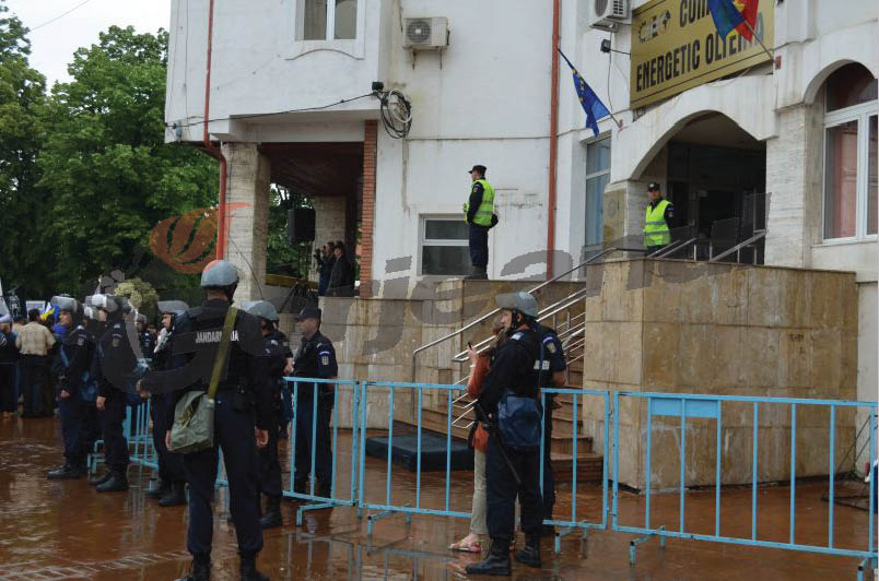 Jandarmii vor asigura măsurile de ordine la protestul sindicaliştilor FNME şi Univers