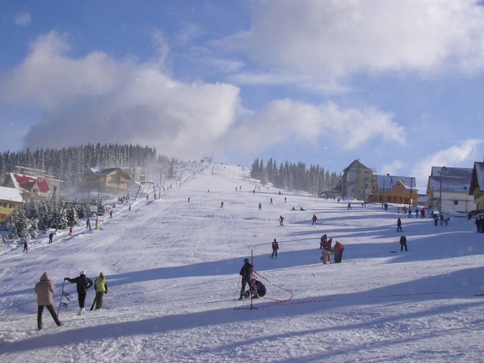 Schi de primăvară în staţiunea Rânca