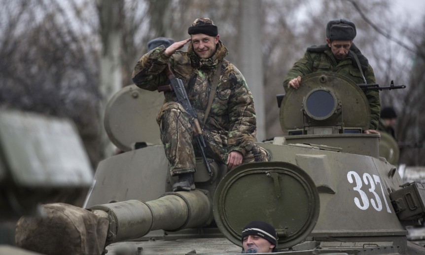 Ucraina: Separatiștii din regiunea Donețk susțin că au încheiat retragerea armelor grele de pe linia frontului