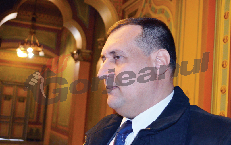 Gura târgului / Victor Banţa îşi trage Mercedes