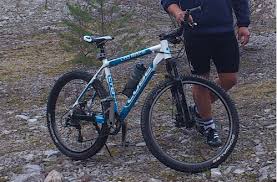 Hoţi de biciclete, prinşi de poliţişti