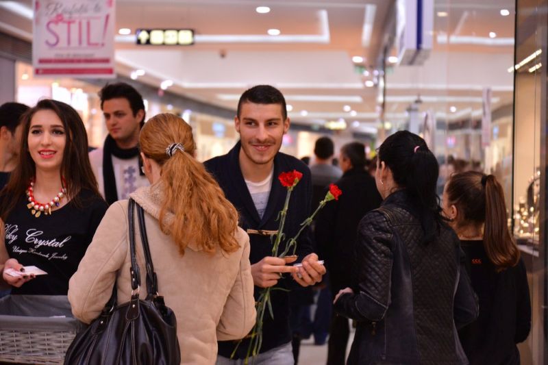 Gladiatori pe teren, cavaleri dincolo de el