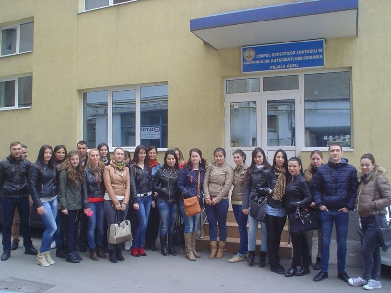 Studenţi în vizită de lucru la companii de prestigiu