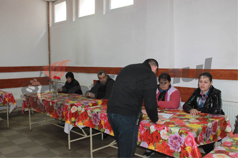 22 de candidaţi, la scris pentru posturile de măturător