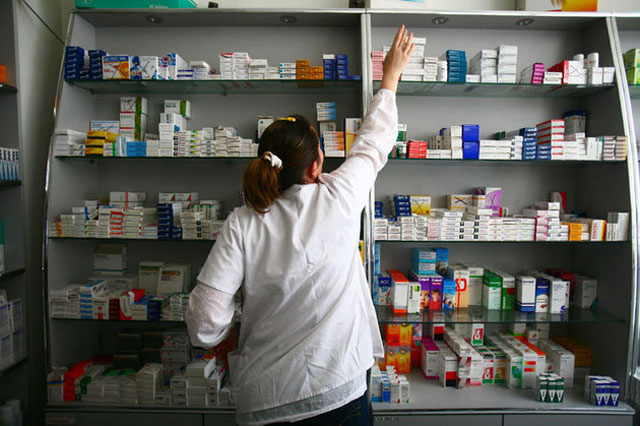 Lipsa medicamentelor din farmacii poate fi sesizată de pacienţi prin e-mail