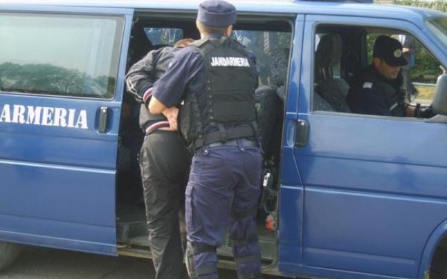 Alţi trei localnici din Motru, prinşi la furat în carieră