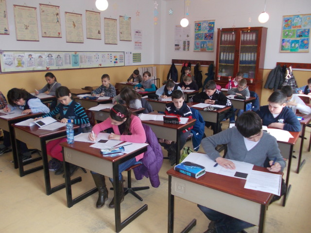 Elevi gorjeni calificaţi la etapa naţională a Olimpiadei „Universul cunoaşterii prin lectură”