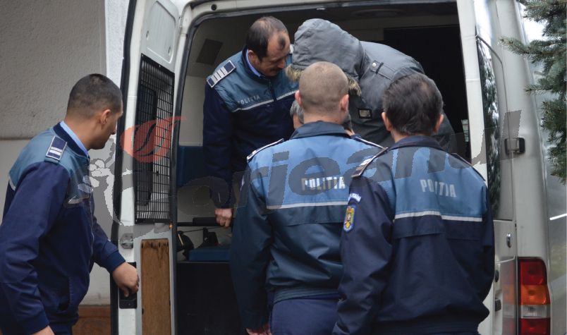 Târgu Jiu: A ajuns în arest după ce a distrus mai multe mașini