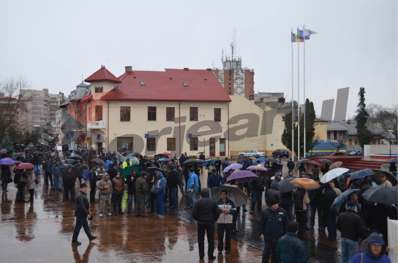 Miting anti-acord la Târgu-Jiu -FOTO