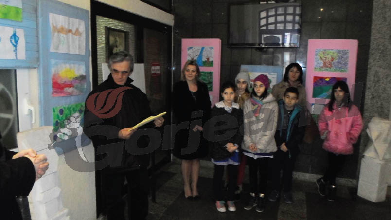 Eveniment artistic – Expoziţia “PRIMĂVARA – Vis de copil”, a elevilor Şcolii Generale “Pompiliu Marcea” Târgu Jiu, la parterul CJCPCT