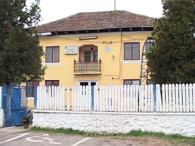 Tânăr reţinut pentru lovire, alte violenţe şi tulburarea ordinii publice