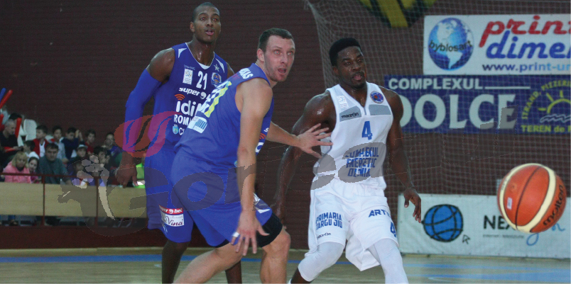 Hoție în semifinale!