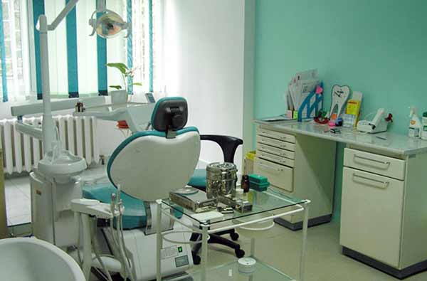 Serviciile gratuite de care beneficiază gorjenii la stomatolog