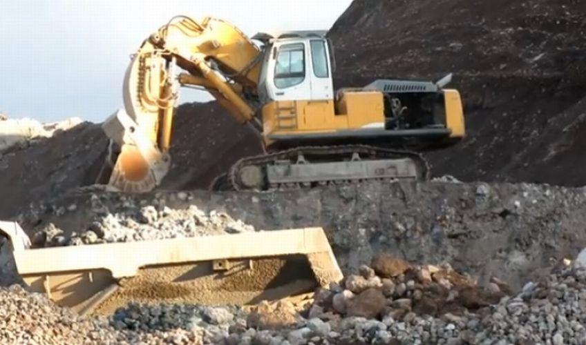 Dosar penal pentru furtul unui excavator