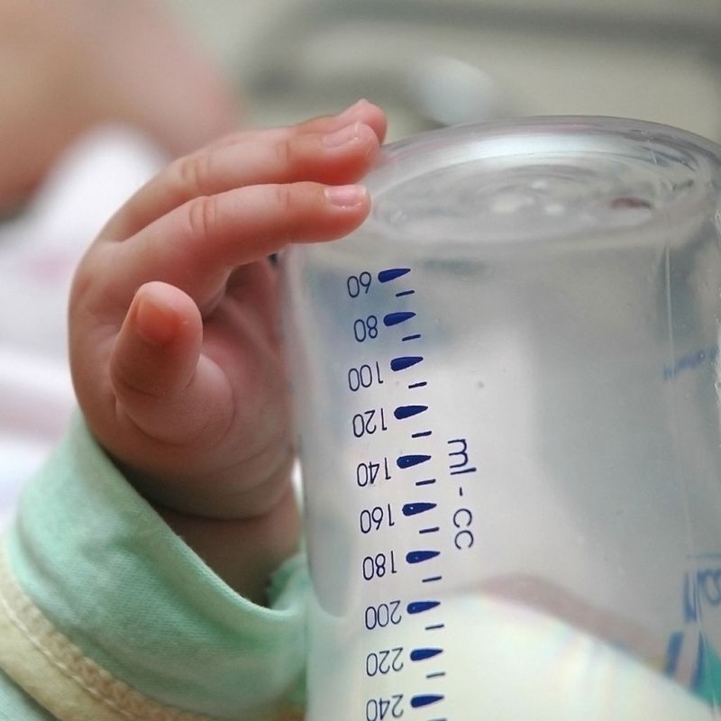 173 de bebeluşi beneficiază de lapte praf gratuit