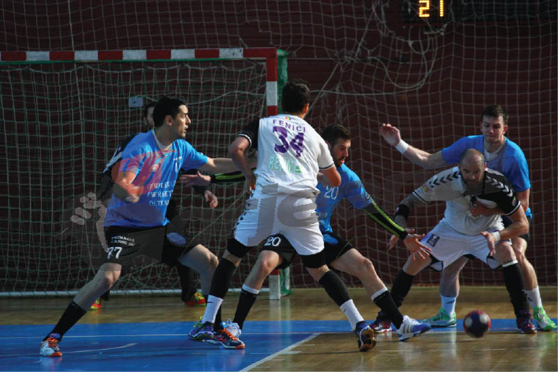 Poli s-a impus clar la Târgu Jiu