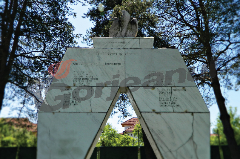 Inedit: Regele Ferdinand și Regina Maria la căpătâiul Eroului Necunoscut de la Rasovița