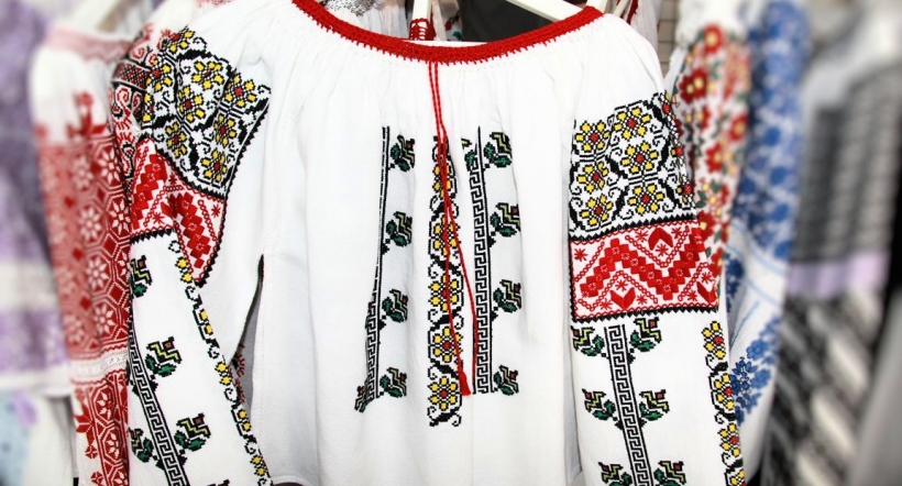 Gura târgului – Iile, conduse la Viena şi de bibliotecara din Albeni