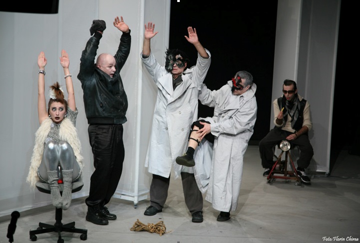 „Spargerea” tiparelor şi normalitatea nebuniei