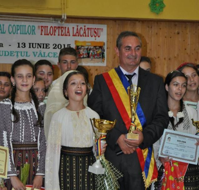 Rovinăreanca Larisa Cârlugea, câştigătoarea trofeului Festivalului „Filofteia Lăcătuşu”