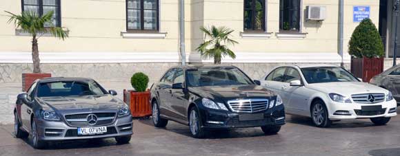 Expoziţia de maşini din Piaţa Prefecturii face loc mitingului PNL