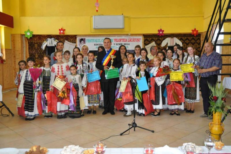 Peste 36 de concurenţi la Festivalul „Filofteia Lăcătuşu”