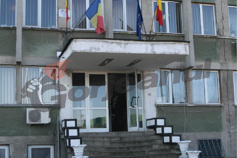 Și-a violat fiica minoră timp de doi ani