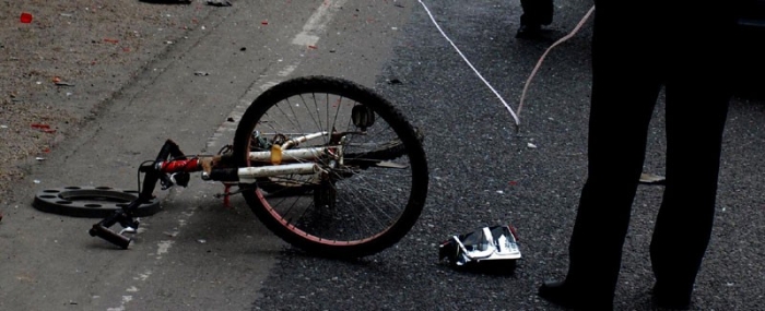 Copil de șapte ani, acroşat de o autoutilitară