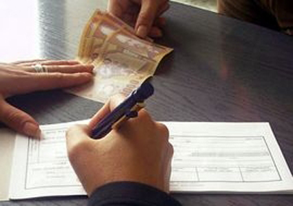 Judecate pentru sute de facturi false