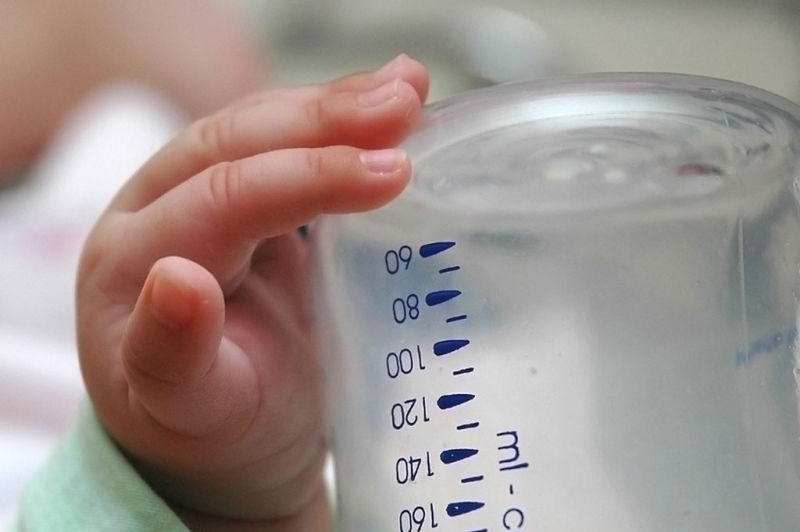 În iulie, 181 de bebeluşi gorjeni primesc lapte praf gratuit